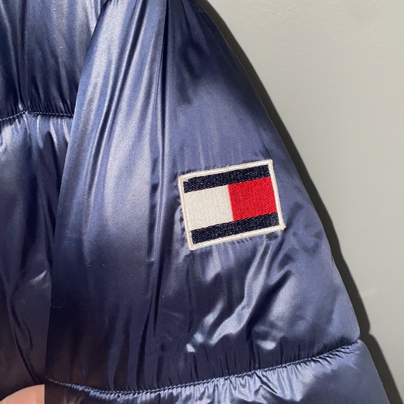 Tommy Hilfigher navy blue puffer jacket - Picture 4 of 7